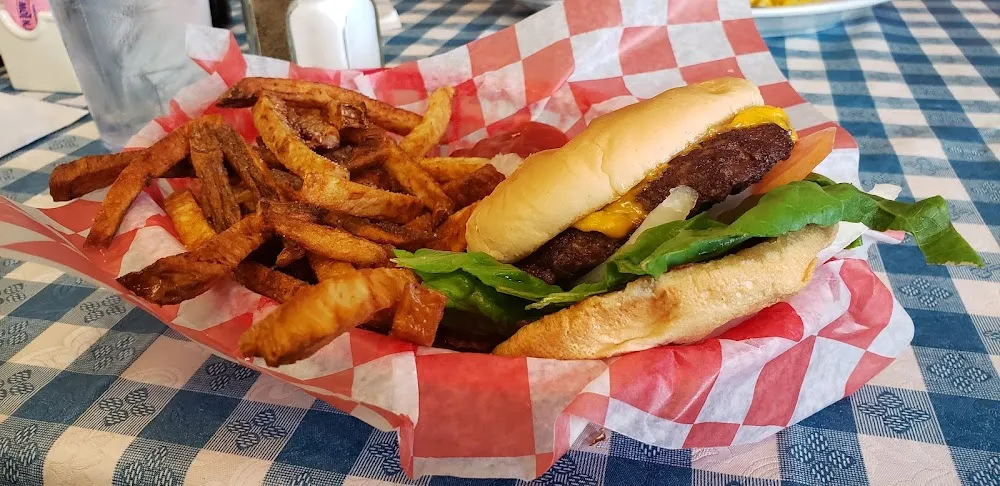 Deluxe Cheeseburger